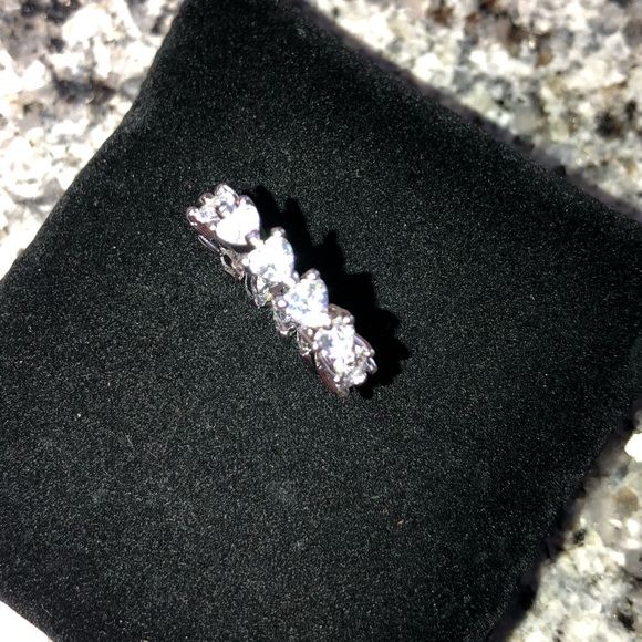 14k 3ct Heart Eternity Band - Picture 12 of 15